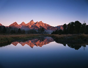 Images Dated 11th February 2013: USA, Wyoming, Grand Teton National Park, Grand teton range reflecting in Beaver Pond