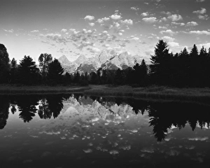 USA, Wyoming, Grand Teton National Park, Grand teton range reflecting in Beaver Pond