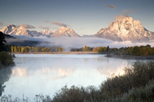 Images Dated 26th September 2007: USA. Wyoming. Grand Tetons National Park. Snake river meanders up to Mt. Moran while