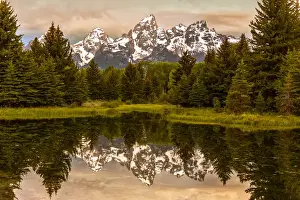 Images Dated 13th June 2012: USA Wyoming Grand Tetons National Park Schwabacher Landing Sunrise 2
