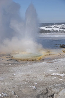 Images Dated 23rd February 2010: USA, Wyoming. Yellowstone National Park. Lower Geyser Basin, Clepsydra Geyser
