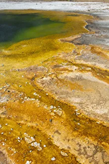 Images Dated 1st February 2021: USA, Wyoming, Yellowstone National Park, Black Sand Basin, Emerald Pool