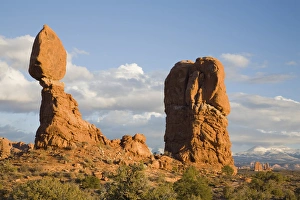 Images Dated 5th November 2008: Utah, Arches NP, Balanced Rock