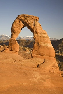 Images Dated 16th April 2006: Utah, Arches NP, Delicate Arch