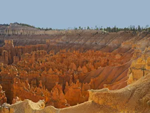 Images Dated 27th October 2017: Utah, Bryce Canyon National Park. View of canyon with hoodoos
