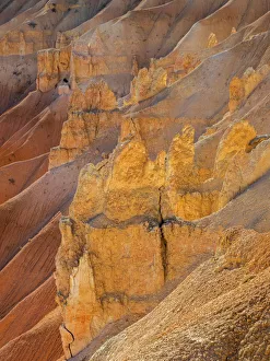 Images Dated 27th October 2017: Utah, Bryce Canyon National Park. View of canyon with hoodoos