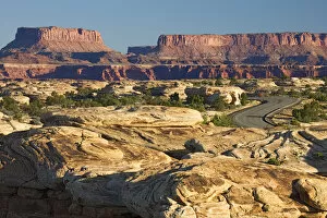 Images Dated 18th April 2006: Utah, Canyonlands NP, The Needles, Canyons and grabens from Pothole Point Trail