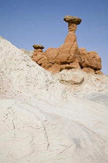 Images Dated 24th April 2008: Utah, Grand Staircase Escalante NM, The Toadstools, an area of Entrada sandstone columns