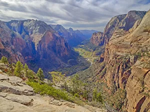 Images Dated 30th October 2017: Utah, Zion National Park, Zion Canyon, view from Angels Landing