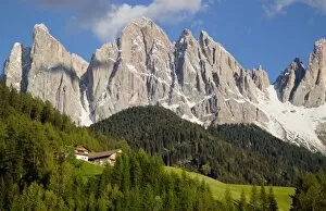 Images Dated 6th June 2004: Val di Funes, Villnosstal, Dolomites, Italy