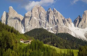 Images Dated 6th June 2004: Val di Funes, Villnosstal, Dolomites, Italy