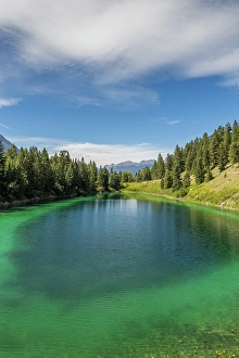 Images Dated 1st October 2023: Valley of the Five Lakes, Jasper National Park, Alberta, Canada