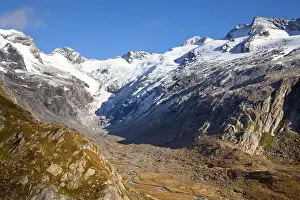 Hohe Tauern Prints: the valley Maurer Tal in the national park Hohen Tauern with a view of the glacier Maurer Kees