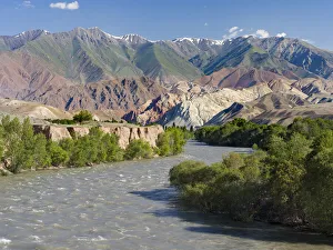 Valley of river Suusamyr in the Tien Shan Mountains west of Ming-Kush, Kyrgyzstan