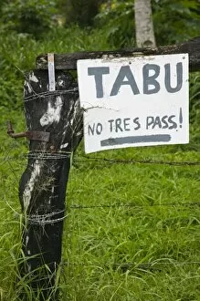 Vanuatu, Efate Island, ERUETI LEP. Tabu, No tresspassing sign