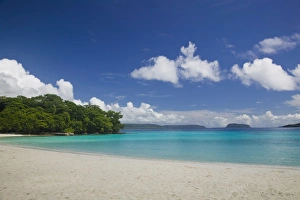 Vanuatu Prints: VANUATU, Espiritu Santo Island, CHAMPAGNE BEACH. Champagne Beach, the Best on Santo