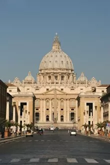 Images Dated 14th August 2005: Vatican City State. Viev of the Papal Basilica of Saint Peter (St. Peters Basilica)