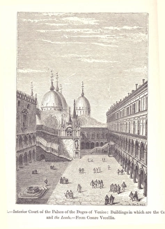 Images Dated 28th March 2005: Venice- Ducal Palace- Doges Palace- Palazzo Ducale Interior Court