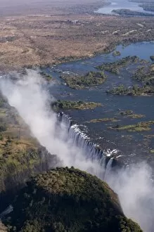 Images Dated 19th July 2007: Victoria Falls, Zambesi River, Zambia - Zimbabwe border