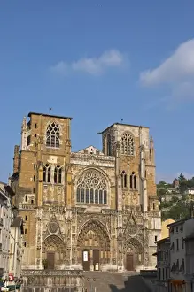 In Vienne, the Saint Maurice cathedral built between the 12th twelvth and 16th sixteenth century