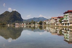 Vietnam Collection: Vietnam, Thuan Chau, town view