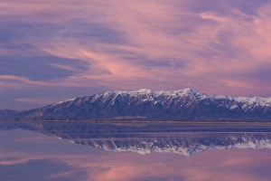Images Dated 19th April 2009: View from Antelope Island Causeway of Great Salt Lake and Northern Wasatch Mountains at sunset
