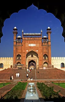 Images Dated 24th June 2007: View from the arch of Badshahi Masjid, Lahore, Pakistan