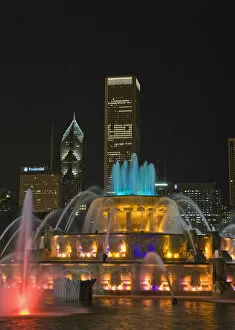 Images Dated 14th July 2007: A view of Buckingham Fountain in Grant Park, Chicago