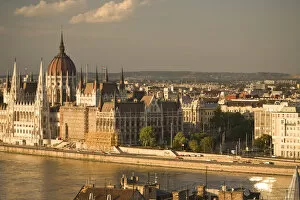 Images Dated 28th June 2007: View from Castle Hill, Buda side Central Budapest, H Capital of ungary, Europe