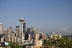 Images Dated 30th May 2007: A view of the city of Seattle with Mount Rainer in the background in Washington
