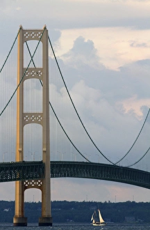 Images Dated 14th August 2011: View of the Mackinac Bridge connecting the Upper and Lower peninsulas of Michigan, USA