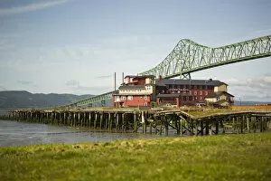 Images Dated 23rd April 2007: View of marina and historic Astoria Bridge on the Columbia River. Astoria, Oregon