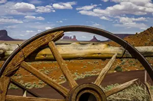 Images Dated 2nd May 2015: View of Monument Valley from venerable Gouldings Trading Post, Monument Valley