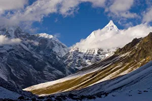 Images Dated 12th November 2006: View of Mount Jichu Drake, Bhutan