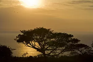 Images Dated 21st February 2007: A view of the ocean at sunset on the Big Island of Hawaii