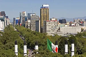 Images Dated 4th November 2007: View of the Paseo de la Reforma in Mexico City, Mexico