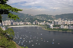 Images Dated 26th January 2007: A view of Rio de Janeiro from Sugarloaf Peak, Brazil