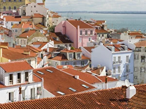 Portugal Gallery: View over the sea of houses of the Alfama, the old town dating back to moorish times