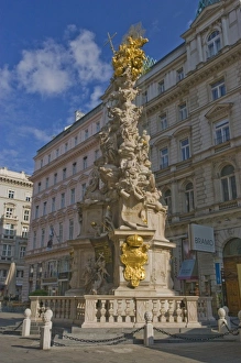 Images Dated 9th April 2007: A view down a side street of Viennia