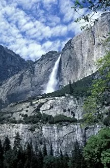 Images Dated 23rd May 2007: View of Upper Yosemite Falls in Yosemite National Park