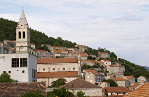 Images Dated 8th July 2006: View from the winery over the village with an ugly disaffected concrete market building