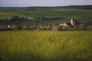 Images Dated 24th May 2005: Village in Burgundy, France