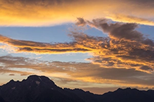 Images Dated 15th July 2012: Vivid sunset clouds over the Snake River in Grand Teton National Park, Wyoming, USA