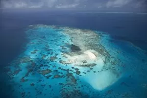 Images Dated 5th October 2007: Vlasoff Cay, Great Barrier Reef Marine Park, North Queensland, Australia - aerial