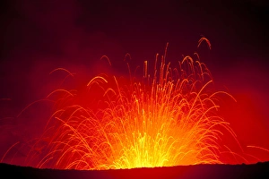 Images Dated 23rd August 2008: Volcano eruptions at the Volcano Yasur, Island of Tanna, Vanuatu, South Pacific