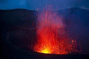Images Dated 24th August 2008: Volcano eruptions at the Volcano Yasur, Island of Tanna, Vanuatu, South Pacific
