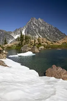 Images Dated 13th August 2011: WA, Alpine Lakes Wilderness, Ingalls Lake and Mount Stuart