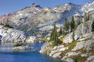 Images Dated 4th December 2009: WA, Alpine Lakes Wilderness, Lower Robin Lake, with orange tent