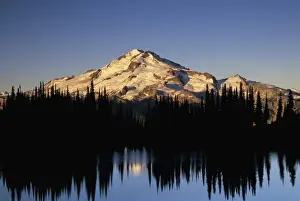 WA, Glacier Peak Wilderness, Glacier Peak at Image Lake, at sunrise