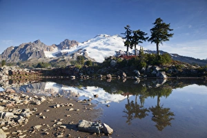 WA, Mount Baker National Recreation Area, Park Butte, Mount Baker reflected in alpine